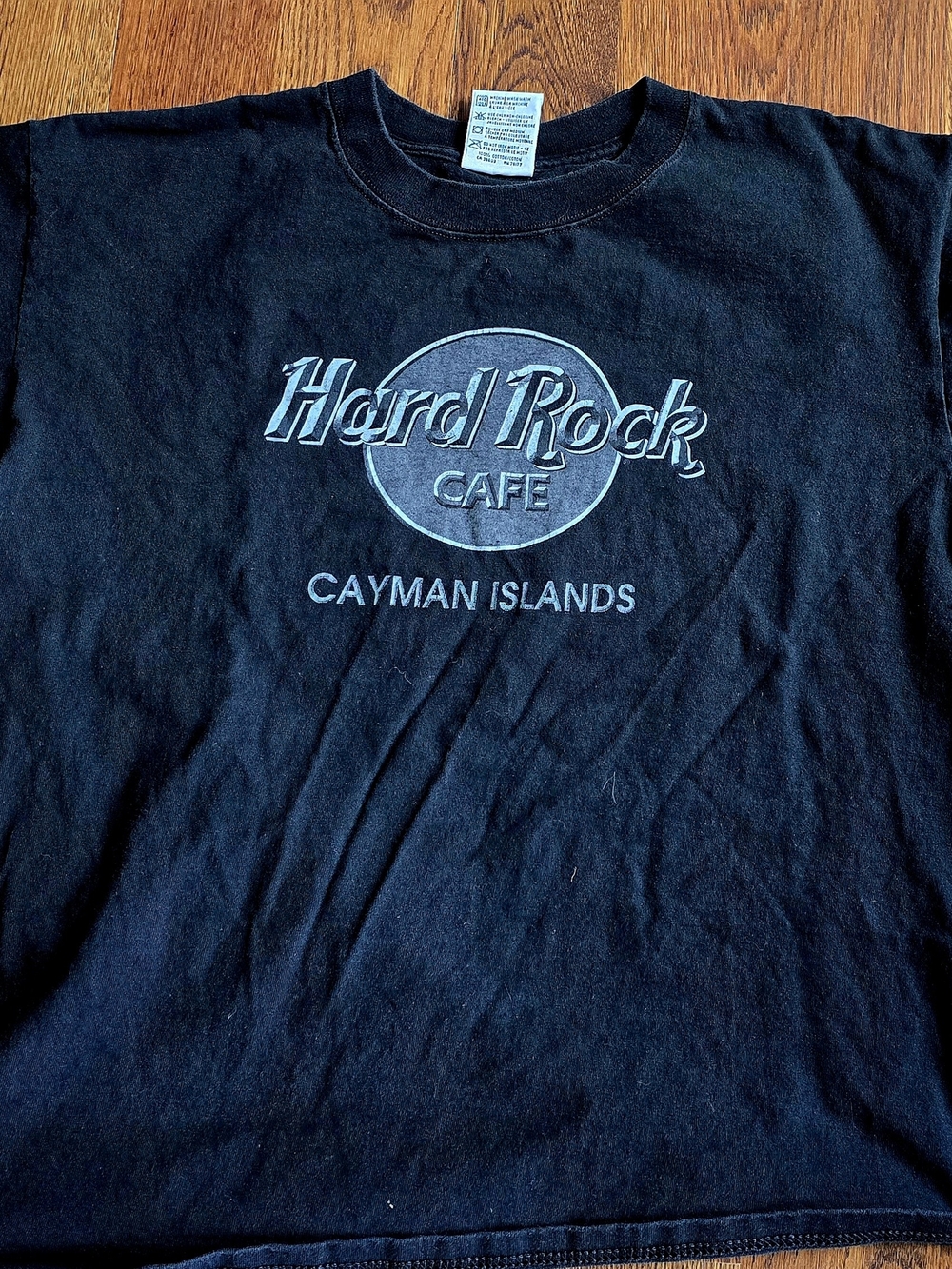 Vintage Hard Rock Cafe Cayman Islands graphic T-shirt in black.